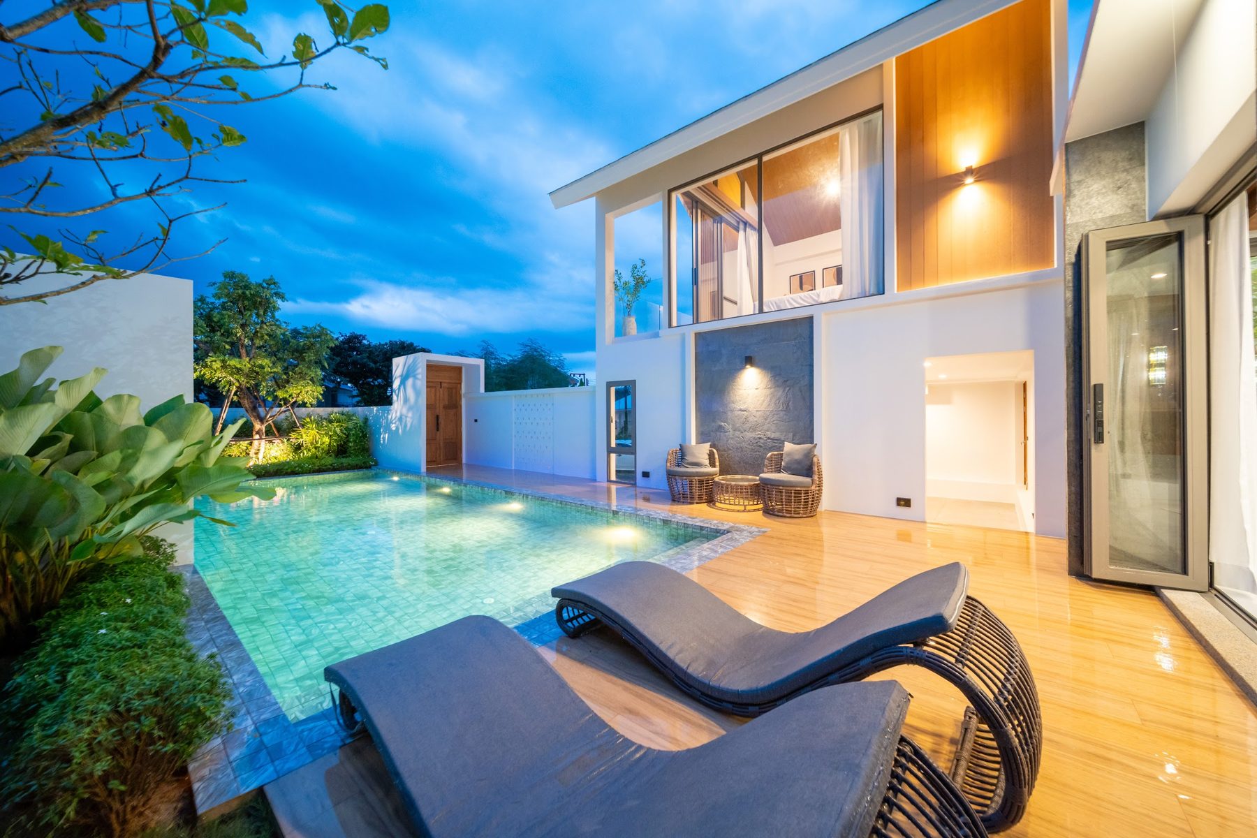 Bang Tao 6-bedroom pool villa Phuket 6-bedroom pool villa