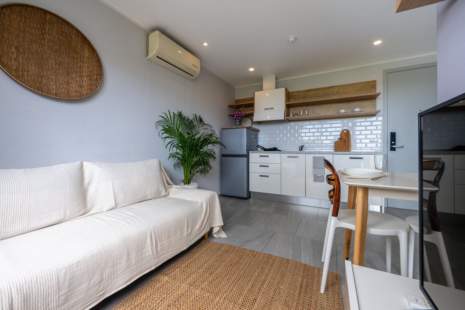 Chalong Tower Apartments photo 8