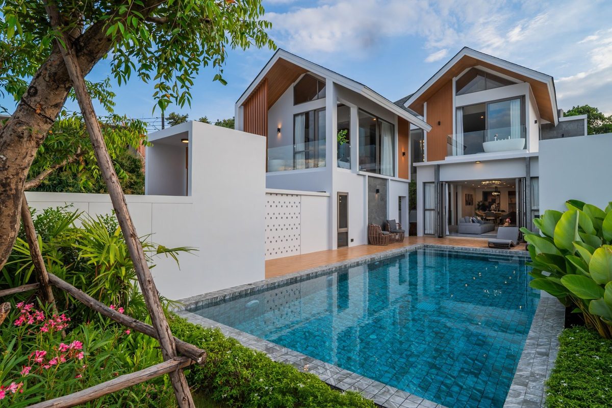 Bang Tao 6-Bedroom Pool Villa