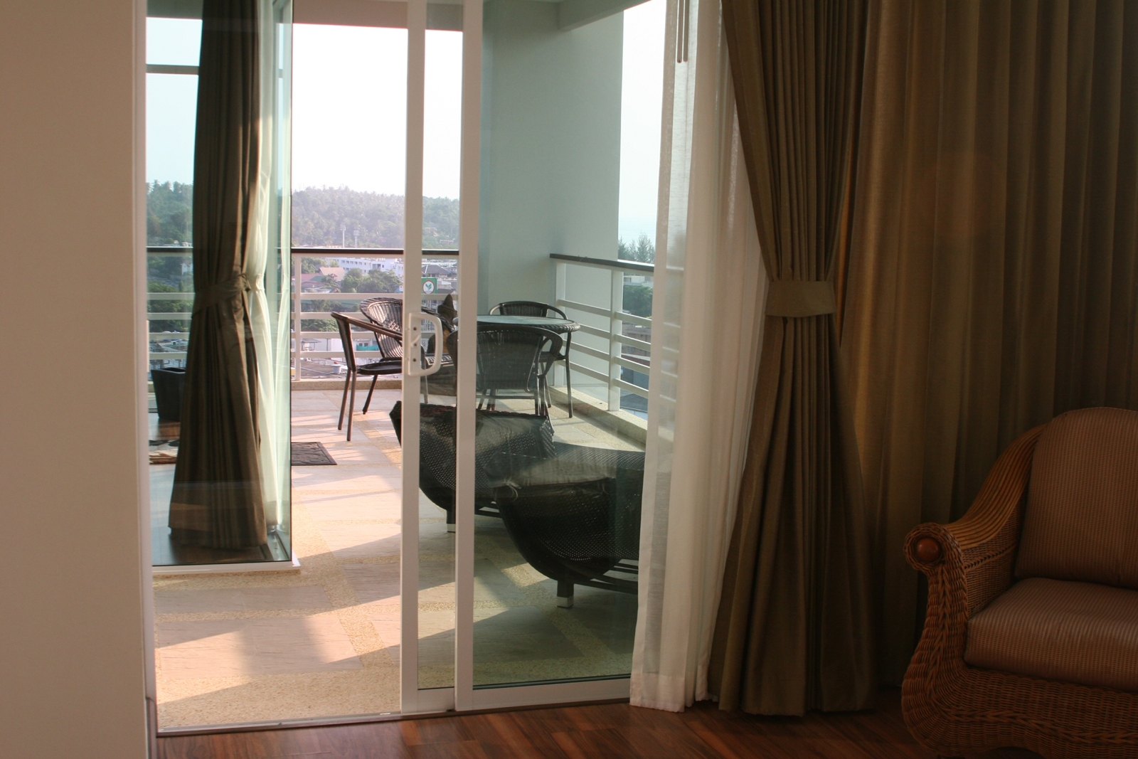 Karon Freehold Condo photo 5