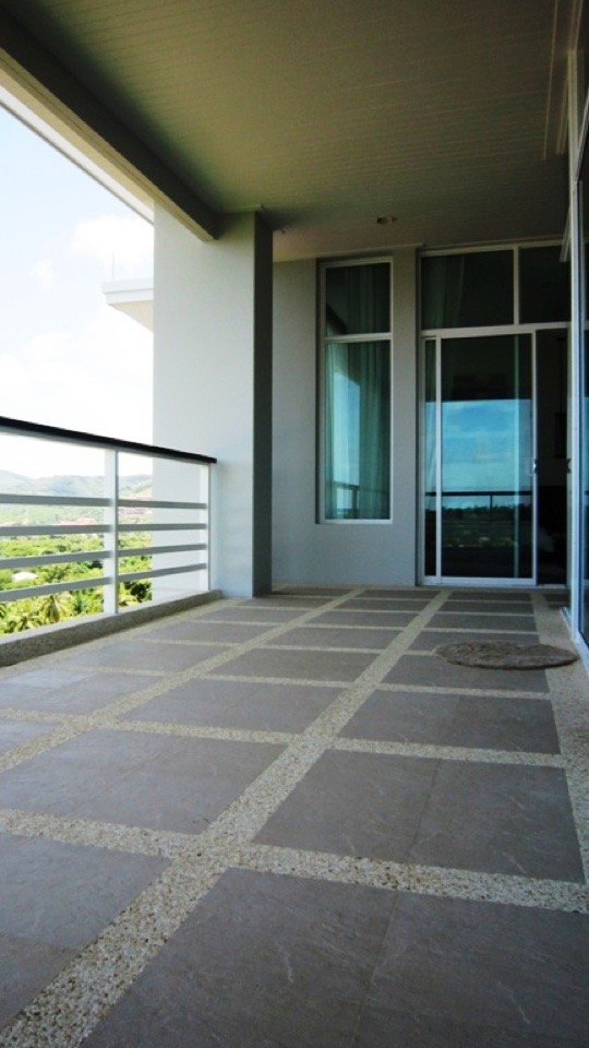 Karon Freehold Condo photo 12
