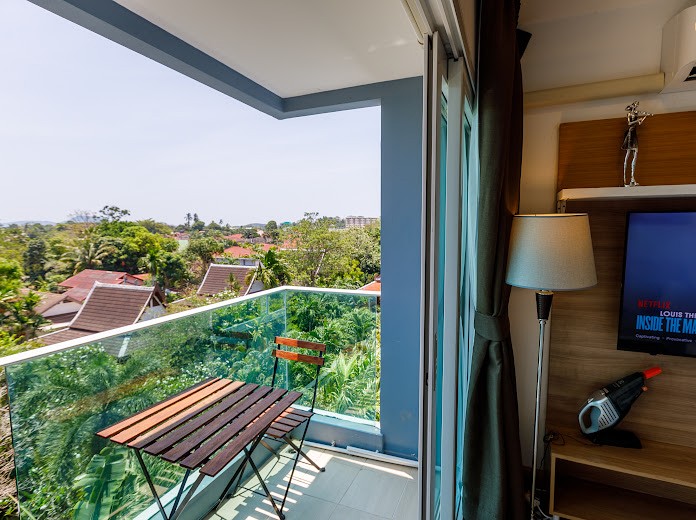 Nai Harn Freehold Condo photo 2