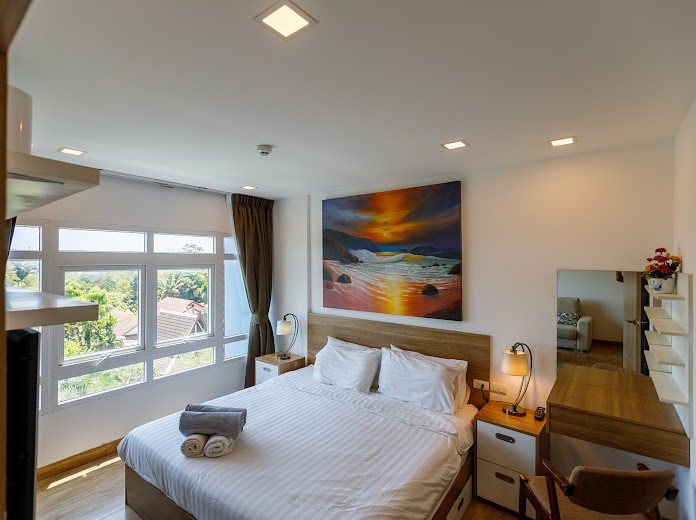 Nai Harn Freehold Condo photo 3