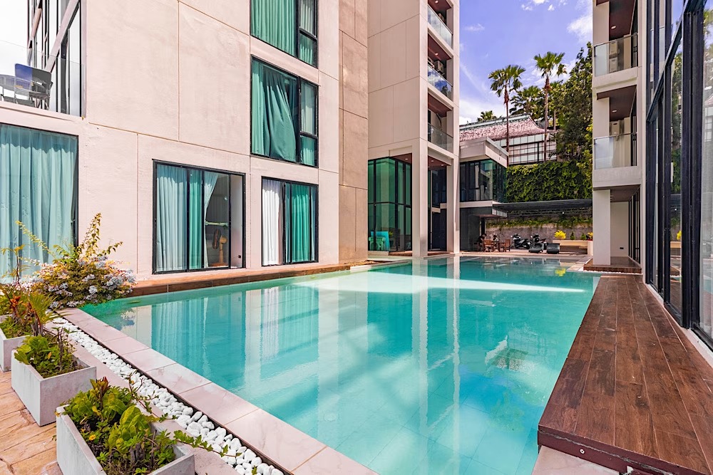 Ground-floor apartment with pool access – photos of a similar unit in the same project